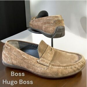 Boss Hugo Boss-men’s size 7 brown oily suede driving loafers. Very good preowned